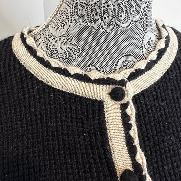 Moda international  VTG Style black &white Waffle knit cardigan. Silk & Cashmere - Picture 8 of 14